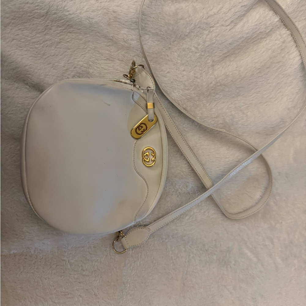 Gucci Cream Leather Crossbody Bag with Gold Accents - Picture 2 of 11